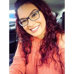 Meet your Posher, Yessenia